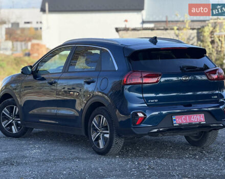 Синій Кіа Niro, об'ємом двигуна 1.58 л та пробігом 76 тис. км за 21300 $, фото 4 на Automoto.ua