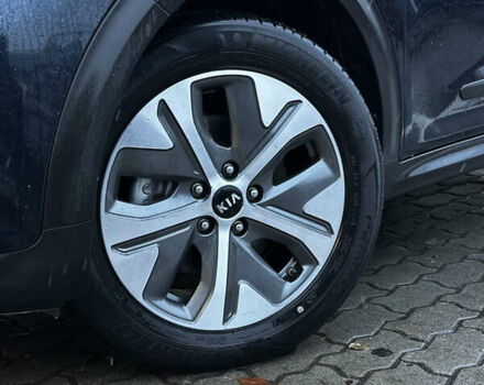 Синій Кіа Niro, об'ємом двигуна 0 л та пробігом 100 тис. км за 19900 $, фото 7 на Automoto.ua