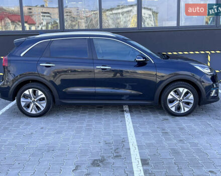 Синий Киа Niro, объемом двигателя 0 л и пробегом 126 тыс. км за 18548 $, фото 2 на Automoto.ua