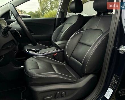 Синий Киа Niro, объемом двигателя 0 л и пробегом 117 тыс. км за 19900 $, фото 1 на Automoto.ua