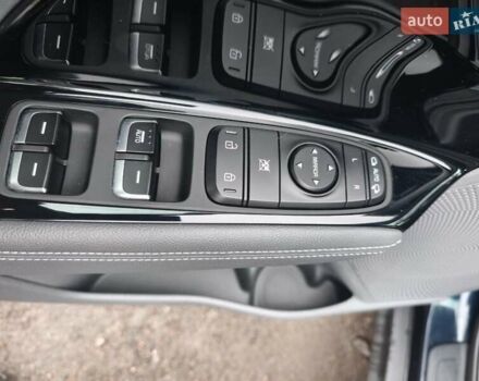 Синій Кіа Niro, об'ємом двигуна 0 л та пробігом 150 тис. км за 18000 $, фото 21 на Automoto.ua
