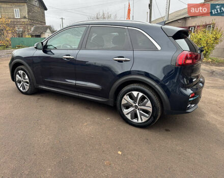 Синий Киа Niro, объемом двигателя 0 л и пробегом 125 тыс. км за 18500 $, фото 6 на Automoto.ua