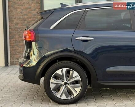 Синий Киа Niro, объемом двигателя 0 л и пробегом 90 тыс. км за 19999 $, фото 35 на Automoto.ua