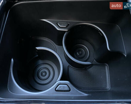 Синій Кіа Niro, об'ємом двигуна 0 л та пробігом 76 тис. км за 22900 $, фото 79 на Automoto.ua