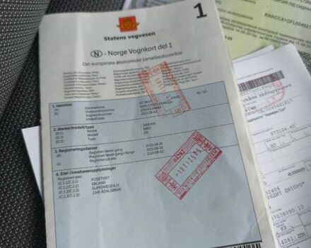 Синій Кіа Niro, об'ємом двигуна 0 л та пробігом 150 тис. км за 18000 $, фото 63 на Automoto.ua