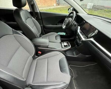 Синий Киа Niro, объемом двигателя 1.6 л и пробегом 120 тыс. км за 19113 $, фото 24 на Automoto.ua