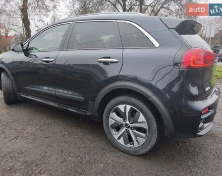 Синій Кіа Niro, об'ємом двигуна 0 л та пробігом 150 тис. км за 18000 $, фото 6 на Automoto.ua