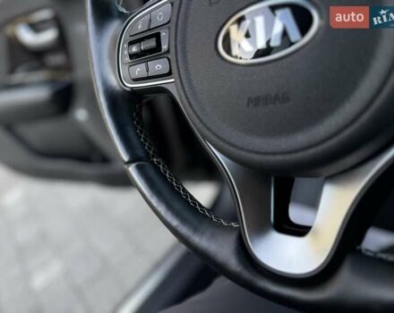 Синий Киа Niro, объемом двигателя 0 л и пробегом 78 тыс. км за 20950 $, фото 61 на Automoto.ua