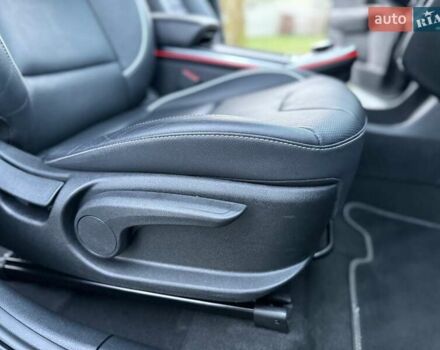 Синій Кіа Niro, об'ємом двигуна 0 л та пробігом 81 тис. км за 19350 $, фото 84 на Automoto.ua