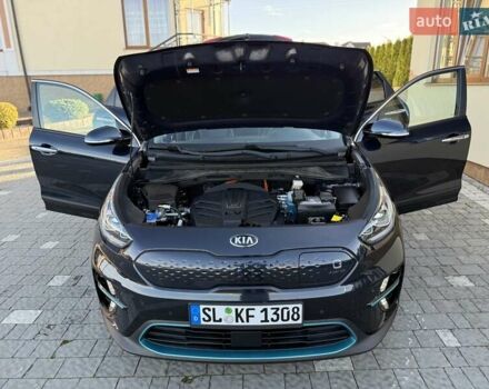 Синий Киа Niro, объемом двигателя 0 л и пробегом 78 тыс. км за 20950 $, фото 114 на Automoto.ua