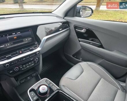Синій Кіа Niro, об'ємом двигуна 0 л та пробігом 150 тис. км за 18000 $, фото 32 на Automoto.ua