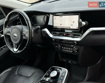 Синій Кіа Niro, об'ємом двигуна 0 л та пробігом 130 тис. км за 18990 $, фото 61 на Automoto.ua