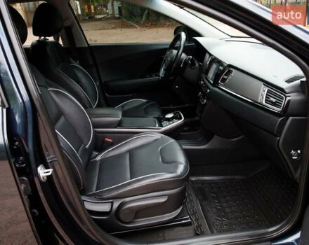 Синий Киа Niro, объемом двигателя 0 л и пробегом 99 тыс. км за 17950 $, фото 63 на Automoto.ua