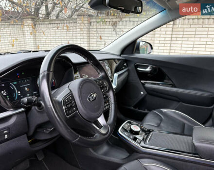 Синий Киа Niro, объемом двигателя 0 л и пробегом 115 тыс. км за 19900 $, фото 29 на Automoto.ua