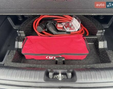 Синій Кіа Niro, об'ємом двигуна 0 л та пробігом 134 тис. км за 19300 $, фото 29 на Automoto.ua