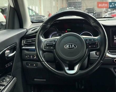 Синій Кіа Niro, об'ємом двигуна 0 л та пробігом 90 тис. км за 19989 $, фото 18 на Automoto.ua