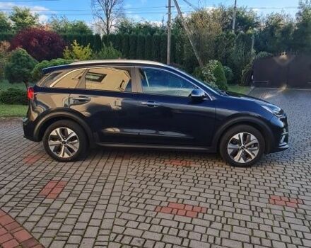 Синій Кіа Niro, об'ємом двигуна 0 л та пробігом 148 тис. км за 19346 $, фото 4 на Automoto.ua