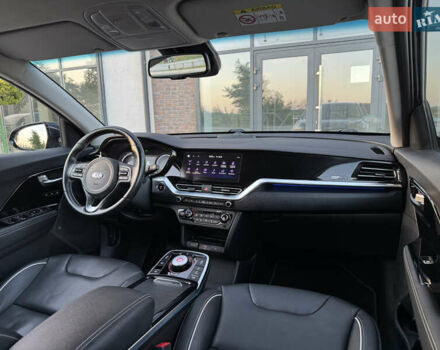 Синий Киа Niro, объемом двигателя 0 л и пробегом 130 тыс. км за 18900 $, фото 3 на Automoto.ua