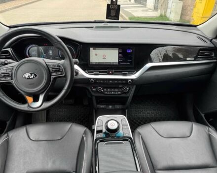 Синій Кіа Niro, об'ємом двигуна 0 л та пробігом 56 тис. км за 16000 $, фото 8 на Automoto.ua