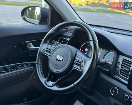 Синий Киа Niro, объемом двигателя 0 л и пробегом 138 тыс. км за 17800 $, фото 33 на Automoto.ua