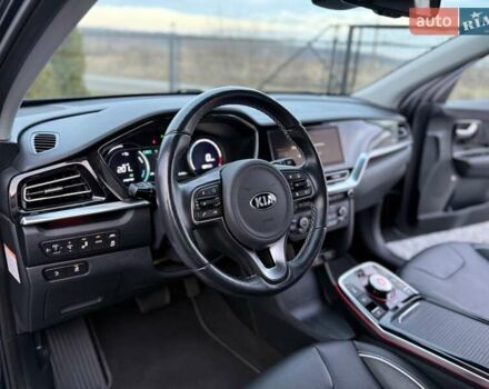Синій Кіа Niro, об'ємом двигуна 0 л та пробігом 81 тис. км за 19350 $, фото 46 на Automoto.ua