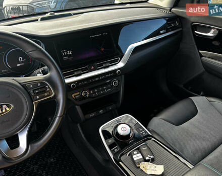 Синий Киа Niro, объемом двигателя 0 л и пробегом 76 тыс. км за 19999 $, фото 24 на Automoto.ua