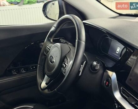 Синій Кіа Niro, об'ємом двигуна 0 л та пробігом 144 тис. км за 18799 $, фото 30 на Automoto.ua
