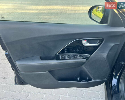 Синій Кіа Niro, об'ємом двигуна 0 л та пробігом 112 тис. км за 19500 $, фото 48 на Automoto.ua