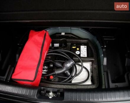 Синий Киа Niro, объемом двигателя 0 л и пробегом 99 тыс. км за 17950 $, фото 44 на Automoto.ua