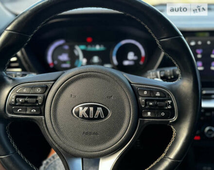Синій Кіа Niro, об'ємом двигуна 0 л та пробігом 81 тис. км за 19699 $, фото 32 на Automoto.ua