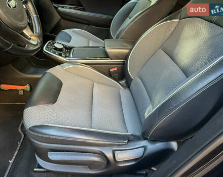 Синий Киа Niro, объемом двигателя 0 л и пробегом 131 тыс. км за 17999 $, фото 20 на Automoto.ua