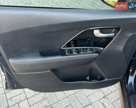 Синий Киа Niro, объемом двигателя 0 л и пробегом 92 тыс. км за 18799 $, фото 31 на Automoto.ua