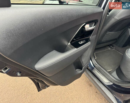Синий Киа Niro, объемом двигателя 0 л и пробегом 125 тыс. км за 18500 $, фото 12 на Automoto.ua