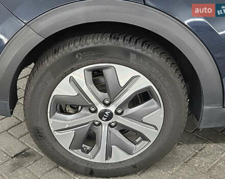 Киа Niro 2020 в Черкассах на Automoto.ua Синий Киа Niro, объемом двигателя 0 л и пробегом 137 тыс. км за 19190 $, фото 12 на Automoto.ua