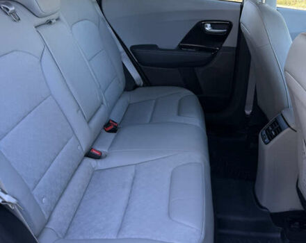 Синій Кіа Niro, об'ємом двигуна 1.58 л та пробігом 76 тис. км за 21300 $, фото 18 на Automoto.ua