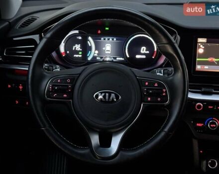 Синий Киа Niro, объемом двигателя 0 л и пробегом 90 тыс. км за 19999 $, фото 47 на Automoto.ua