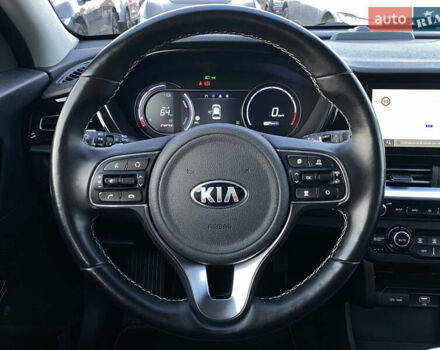 Синій Кіа Niro, об'ємом двигуна 0 л та пробігом 106 тис. км за 21900 $, фото 45 на Automoto.ua