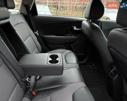 Синий Киа Niro, объемом двигателя 0 л и пробегом 125 тыс. км за 19600 $, фото 39 на Automoto.ua