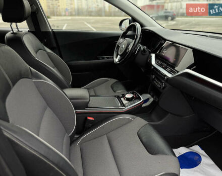 Синій Кіа Niro, об'ємом двигуна 0 л та пробігом 133 тис. км за 18900 $, фото 35 на Automoto.ua