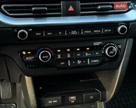 Синий Киа Niro, объемом двигателя 0 л и пробегом 90 тыс. км за 20800 $, фото 50 на Automoto.ua