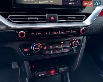 Синій Кіа Niro, об'ємом двигуна 0 л та пробігом 84 тис. км за 19450 $, фото 62 на Automoto.ua