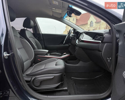 Синій Кіа Niro, об'ємом двигуна 0 л та пробігом 88 тис. км за 19750 $, фото 33 на Automoto.ua