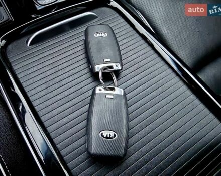 Синій Кіа Niro, об'ємом двигуна 0 л та пробігом 84 тис. км за 19450 $, фото 60 на Automoto.ua