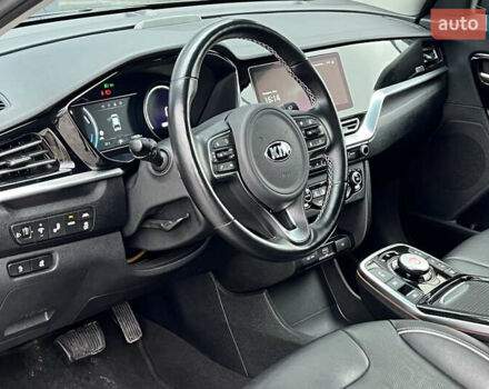 Синій Кіа Niro, об'ємом двигуна 0 л та пробігом 112 тис. км за 20800 $, фото 21 на Automoto.ua