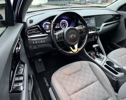 Синій Кіа Niro, об'ємом двигуна 1.58 л та пробігом 68 тис. км за 19500 $, фото 8 на Automoto.ua