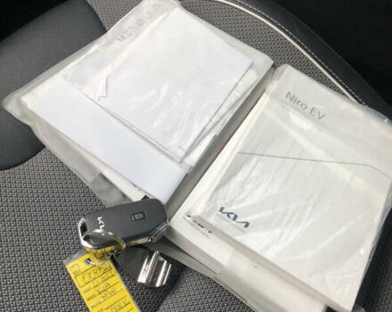 Синій Кіа Niro, об'ємом двигуна 0 л та пробігом 85 тис. км за 21850 $, фото 73 на Automoto.ua