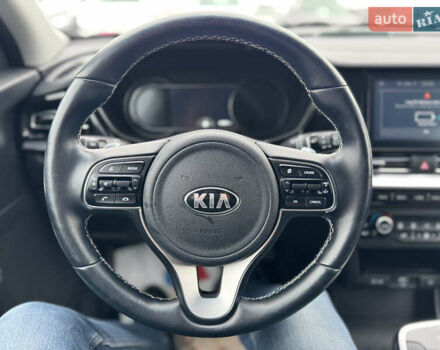 Синій Кіа Niro, об'ємом двигуна 0 л та пробігом 67 тис. км за 19000 $, фото 28 на Automoto.ua