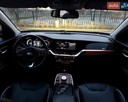 Синій Кіа Niro, об'ємом двигуна 0 л та пробігом 84 тис. км за 19450 $, фото 94 на Automoto.ua