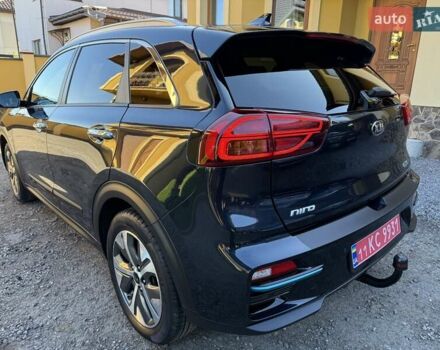 Синий Киа Niro, объемом двигателя 0 л и пробегом 82 тыс. км за 18950 $, фото 3 на Automoto.ua