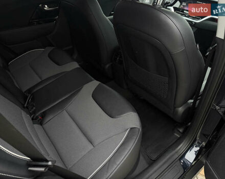 Синій Кіа Niro, об'ємом двигуна 0 л та пробігом 88 тис. км за 19750 $, фото 45 на Automoto.ua